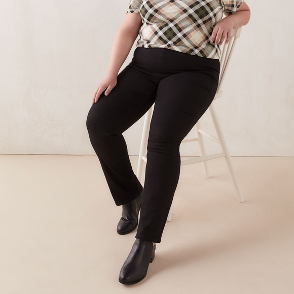 32 T [5X]- d/C Jeans • Curvy Fit Straight-Leg Jeans - Picture 1 of 5